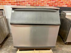 Ice Maker / Ice Chest