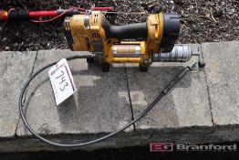 DeWalt 18V DCGG570 Cordless Grease Gun w/ Battery
