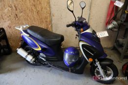 Prescott 50i Gas Scooter / Moped w/ Helmet