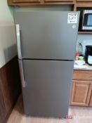 GE Microwave Oven, GE Refrigerator Freezer Model GTS19KMNBRES