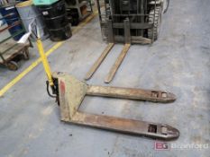 US Material Handling 5500 Lb Cap. Standard Forked Hydraulic Pallet Jack