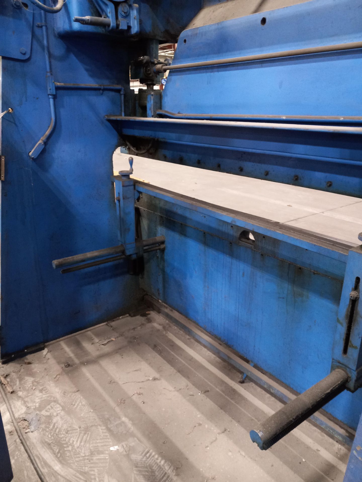 Chicago Press Brake 8' Overall Model 68B - Image 6 of 10