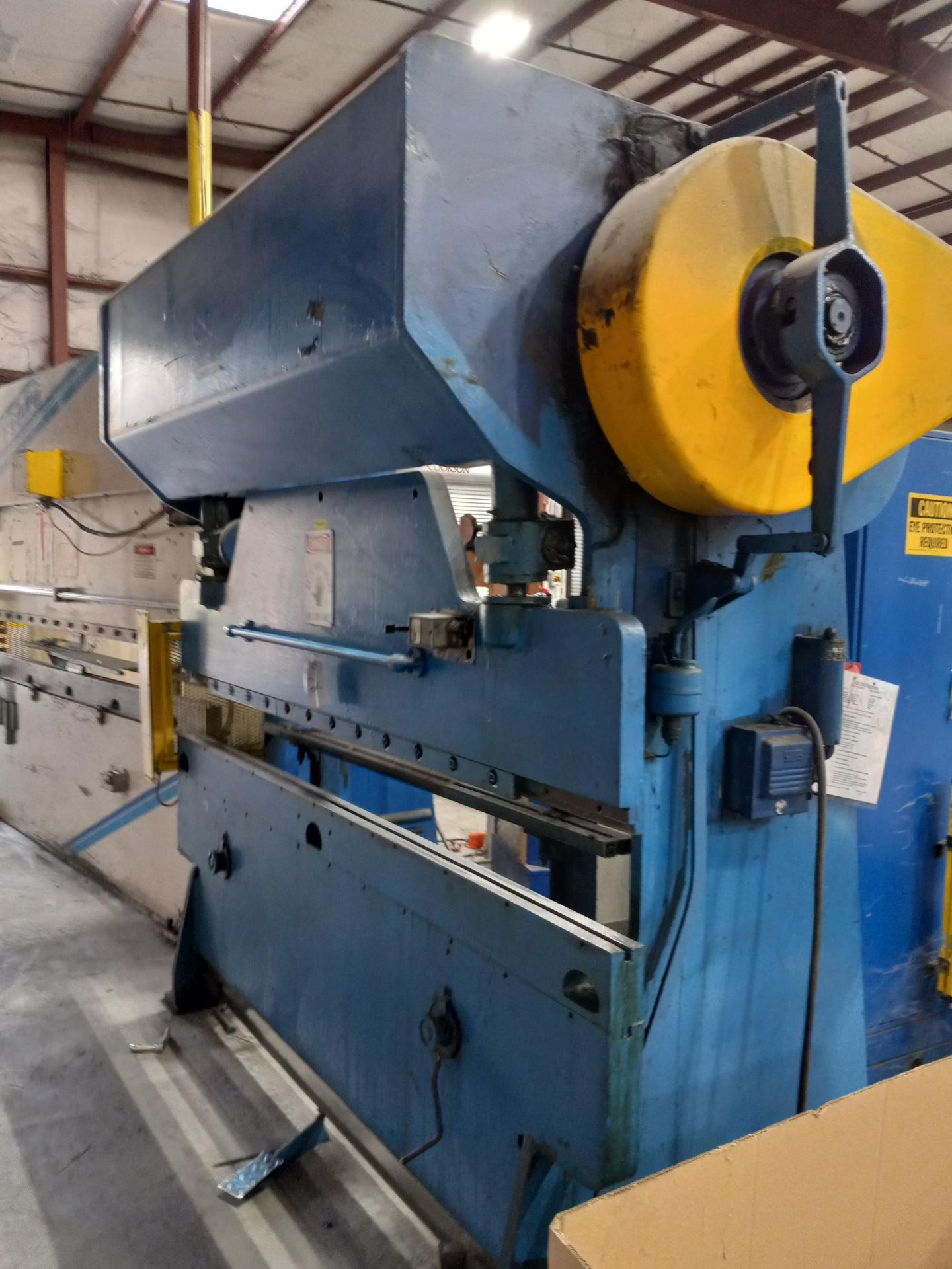 Chicago Press Brake 8' Overall Model 68B - Image 2 of 10