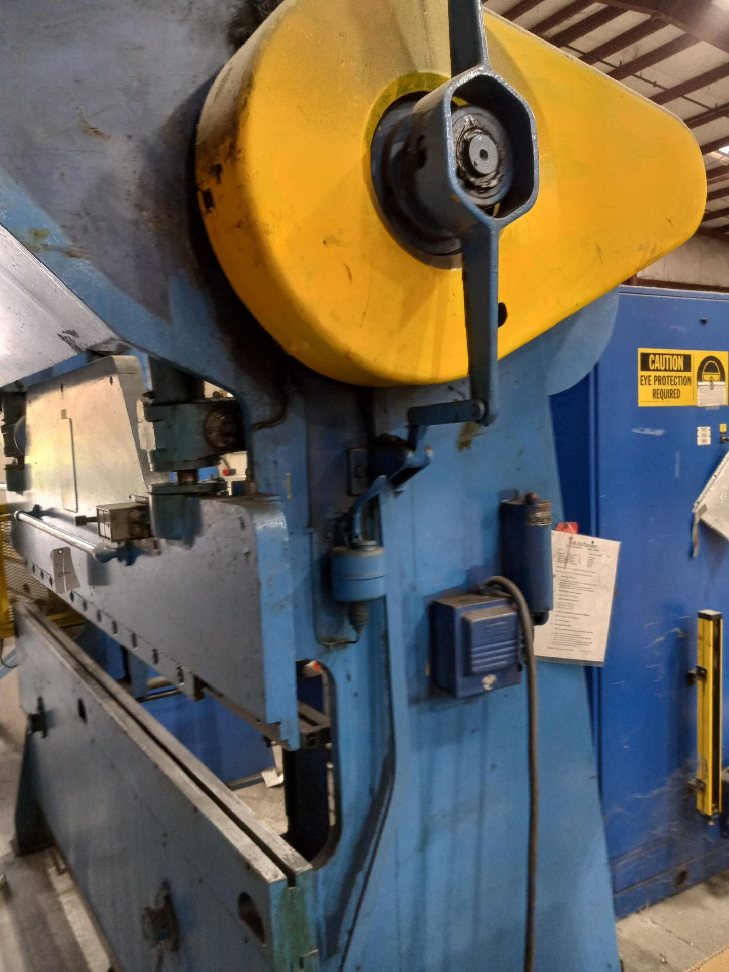 Chicago Press Brake 8' Overall Model 68B - Image 5 of 10