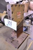 BTM Model P-1.5-H x 1.5 TF-75 1-1/2 Ton Capacity Pneumatic Air Toggle Press