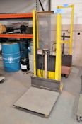 Crown Model B-57 1,500-lb. Capacity Manual Walk Behind Electric Die Lift Cart