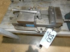 Kurt Mfg. Machine Vise, Model D675