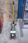 Craftsman 3-Ton Capacity Hydraulic Floor Jack