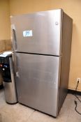 G.E. Model GTS22KYNBRFS Stainless Steel Top/Bottom Refrigerator/Freezer