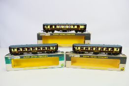Wrenn - 3 x boxed Super Detail Coaches in Pullman livery, Parlour Car no 86 # W6002/A,