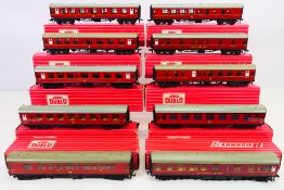 Hornby Dublo - 10 x boxed coaches in BR maroon livery including Corridor Coach 1st/2nd # 4052,