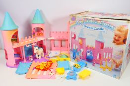My Little Pony - Hasbro - A boxed 1985 dated My Little Pony Dream Castle with pony Majesty.