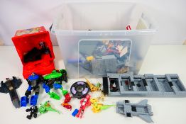 Lego - Mega Bloks - Cobi - A collection of mixed brand bricks and pieces in various sizes shapes