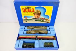 Hornby Dublo - A boxed Dublo 3 Rail Passenger Train set # EDP11 with A4 locomotive Silver King