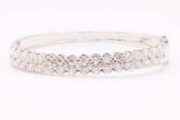 Natural Diamond 4.00 Carat 18K White Gold bangle - F/G Colour - VS Clarity