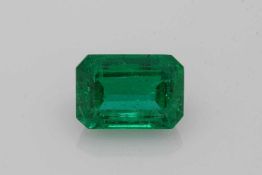 Green Emerald Shape EyeClean Clarity 3.2 Carat - EDR Certificate