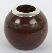 A George VI agate and silver topped inkwell, Birmingham, Levi & Salaman 1920
