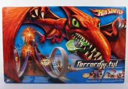 Scarce Hot Wheels Terrordactyl Racing Car set boxed Mattel.