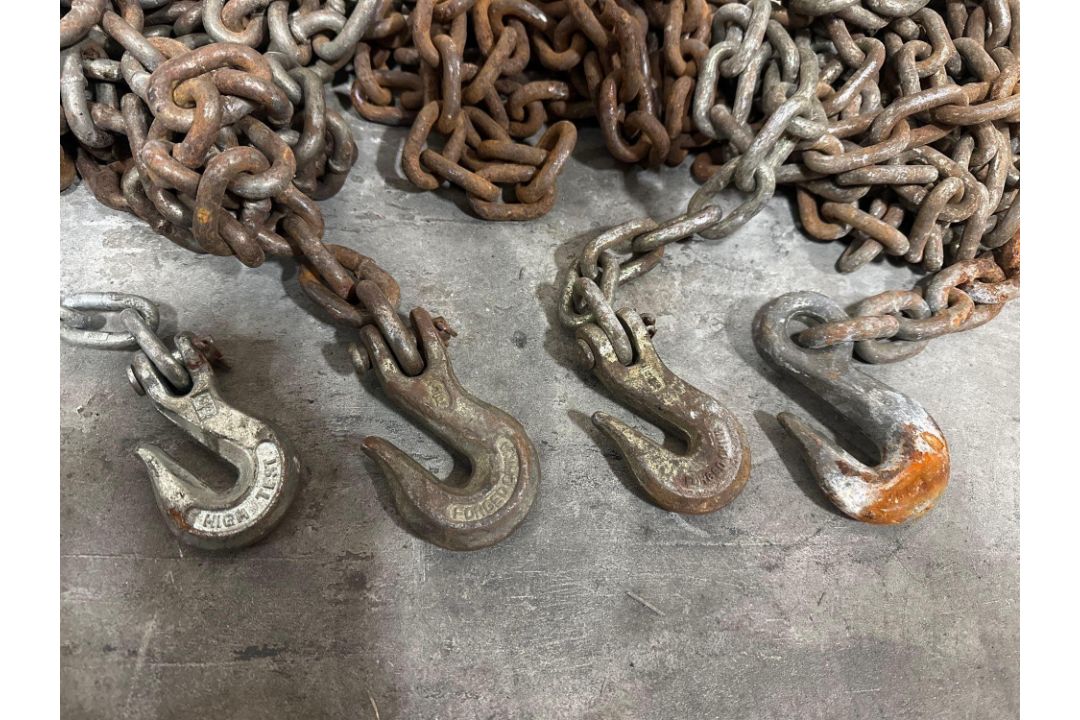 Lifting Chains - Image 1 of 4