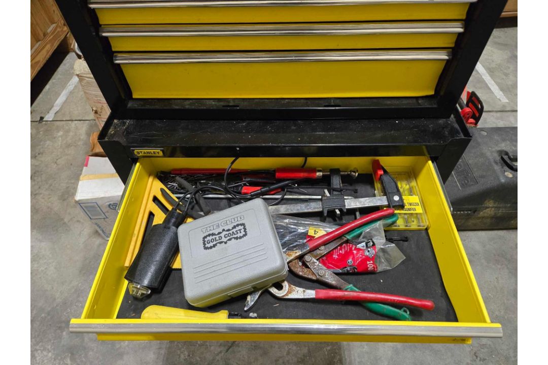 Stanley 9 drawer portable tool box with tools and accessories - Image 6 of 10