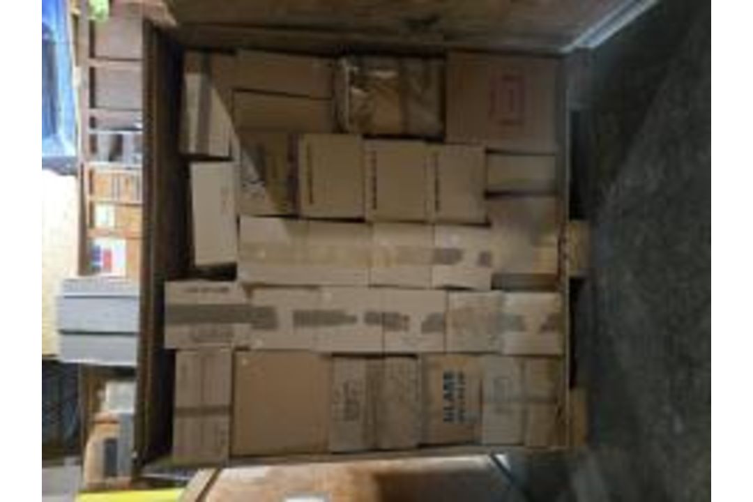Unclaimed furniture - Image 4 of 5