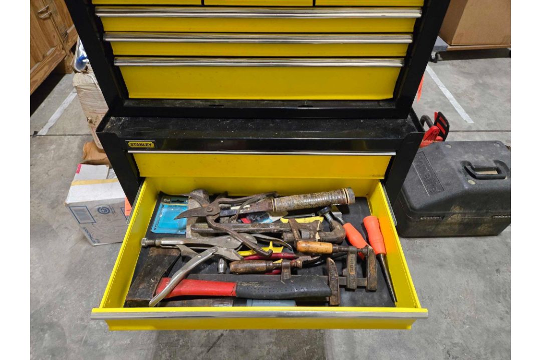 Stanley 9 drawer portable tool box with tools and accessories - Image 7 of 10