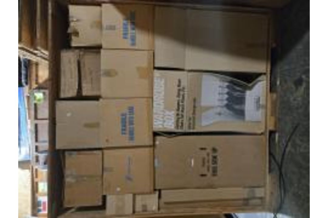 Unclaimed furniture - Image 3 of 5