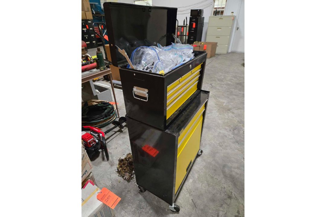Stanley 9 drawer portable tool box with tools and accessories - Image 9 of 10