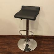 Low Back Black Seat Metal Bar Chairs