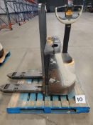 Crown Pallet Jack