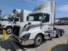 Volvo VNL T/A Day Cab