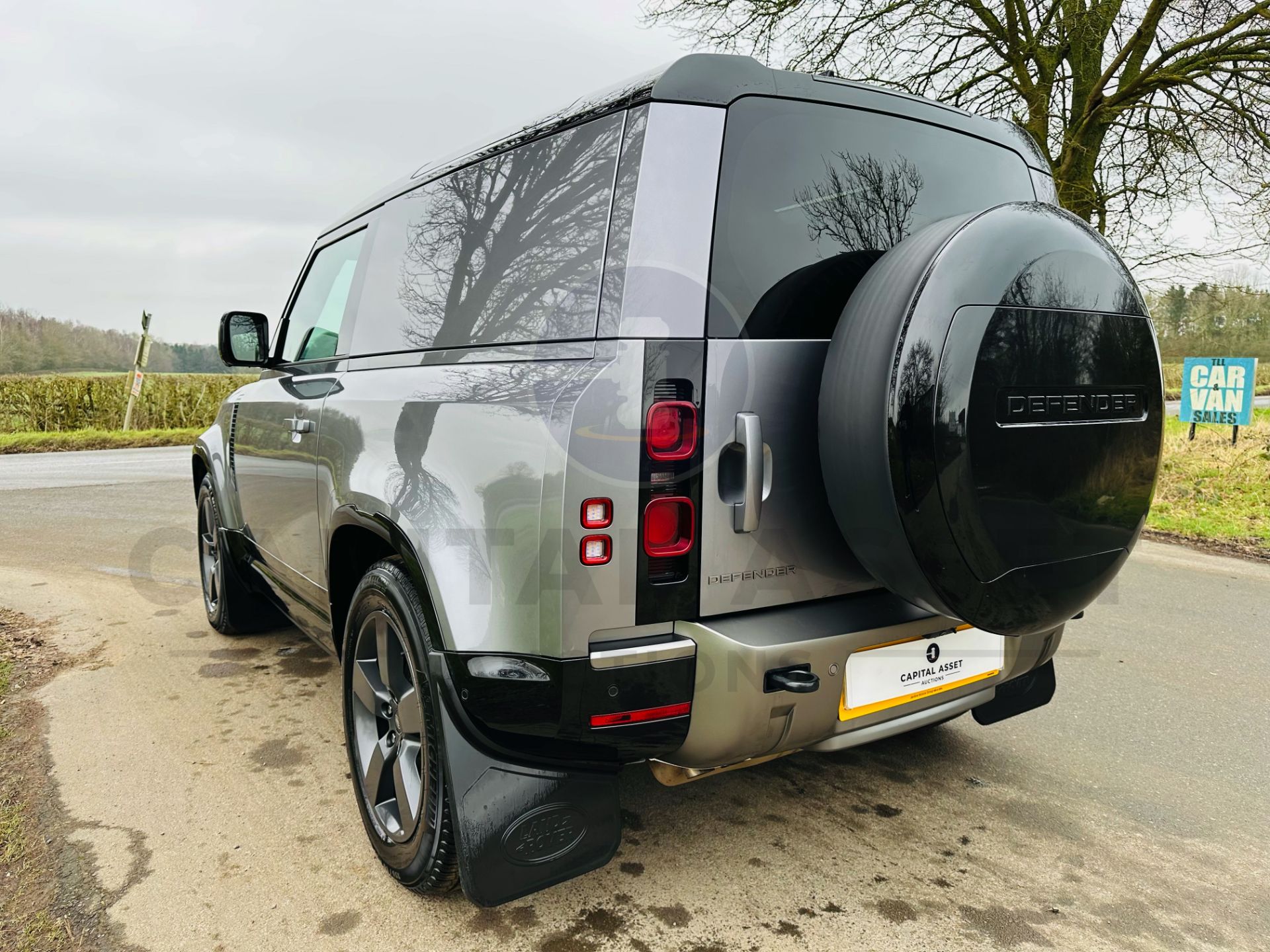 (ON SALE) LAND ROVER DEFENDER 90 "X DYNAMIC HSE" (24 REG 1 OWNER) 3.0 *D300* MHEV AUTO - HARD TOP - - Image 11 of 56