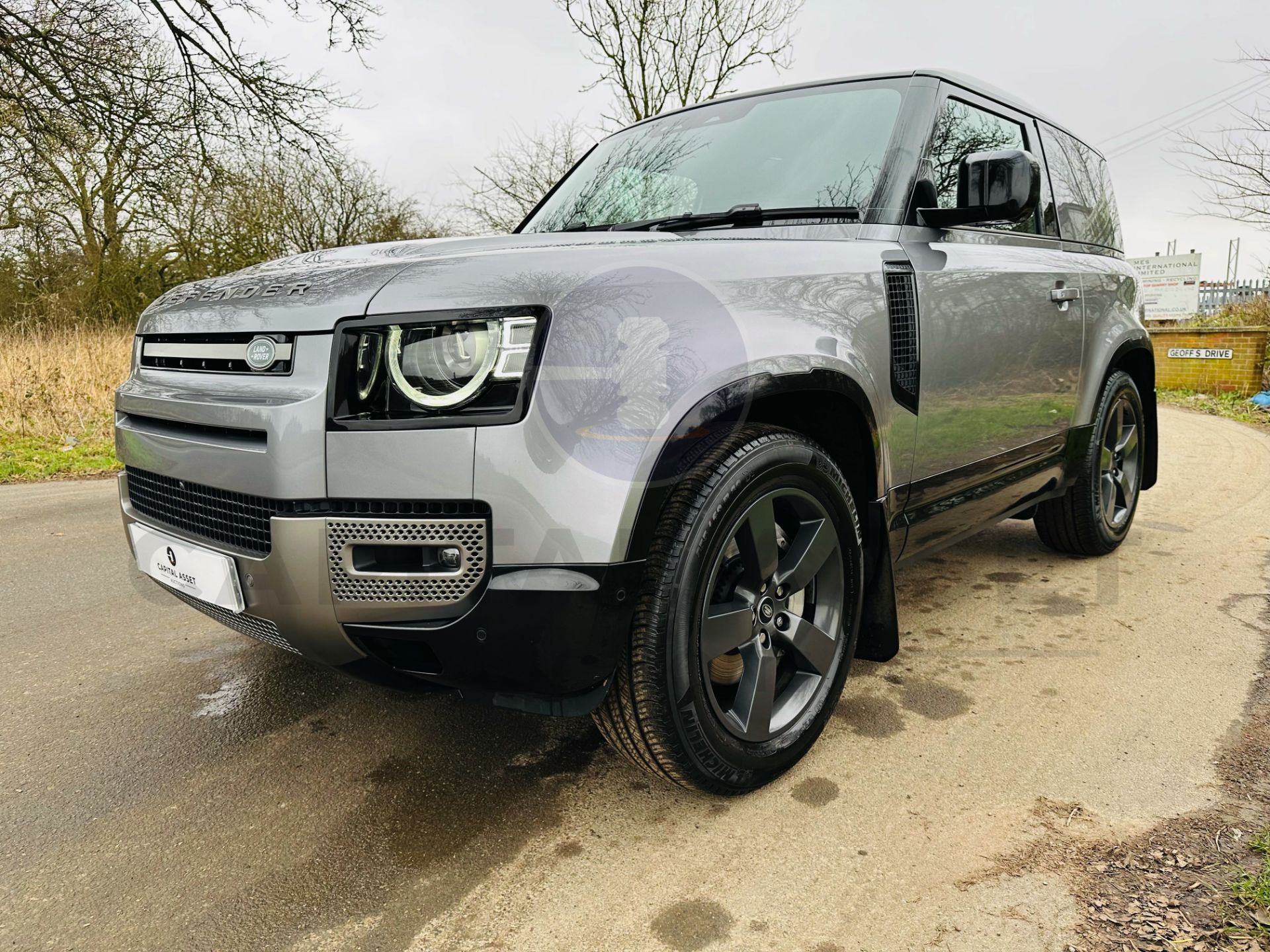 (ON SALE) LAND ROVER DEFENDER 90 "X DYNAMIC HSE" (24 REG 1 OWNER) 3.0 *D300* MHEV AUTO - HARD TOP - - Image 7 of 56