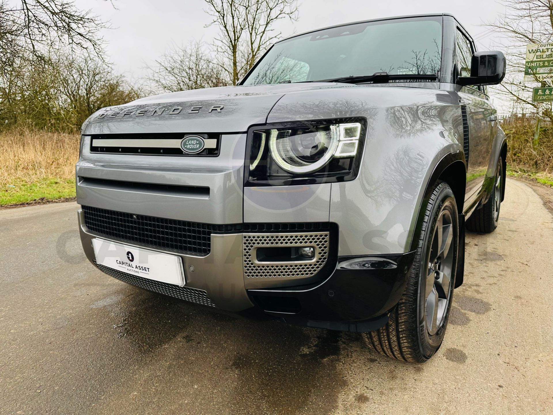 (ON SALE) LAND ROVER DEFENDER 90 "X DYNAMIC HSE" (24 REG 1 OWNER) 3.0 *D300* MHEV AUTO - HARD TOP - - Image 6 of 56