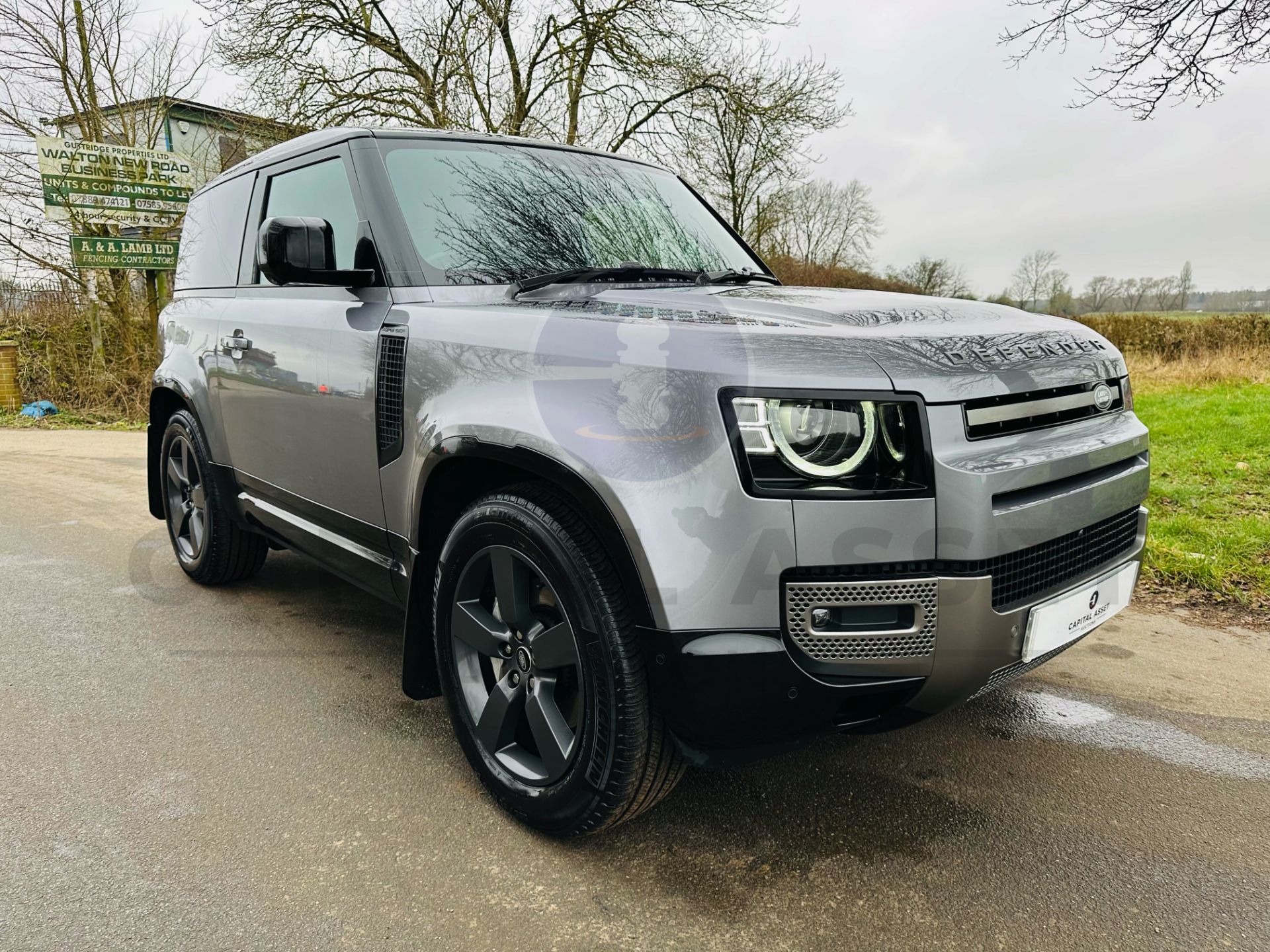 (ON SALE) LAND ROVER DEFENDER 90 "X DYNAMIC HSE" (24 REG 1 OWNER) 3.0 *D300* MHEV AUTO - HARD TOP - - Image 2 of 56