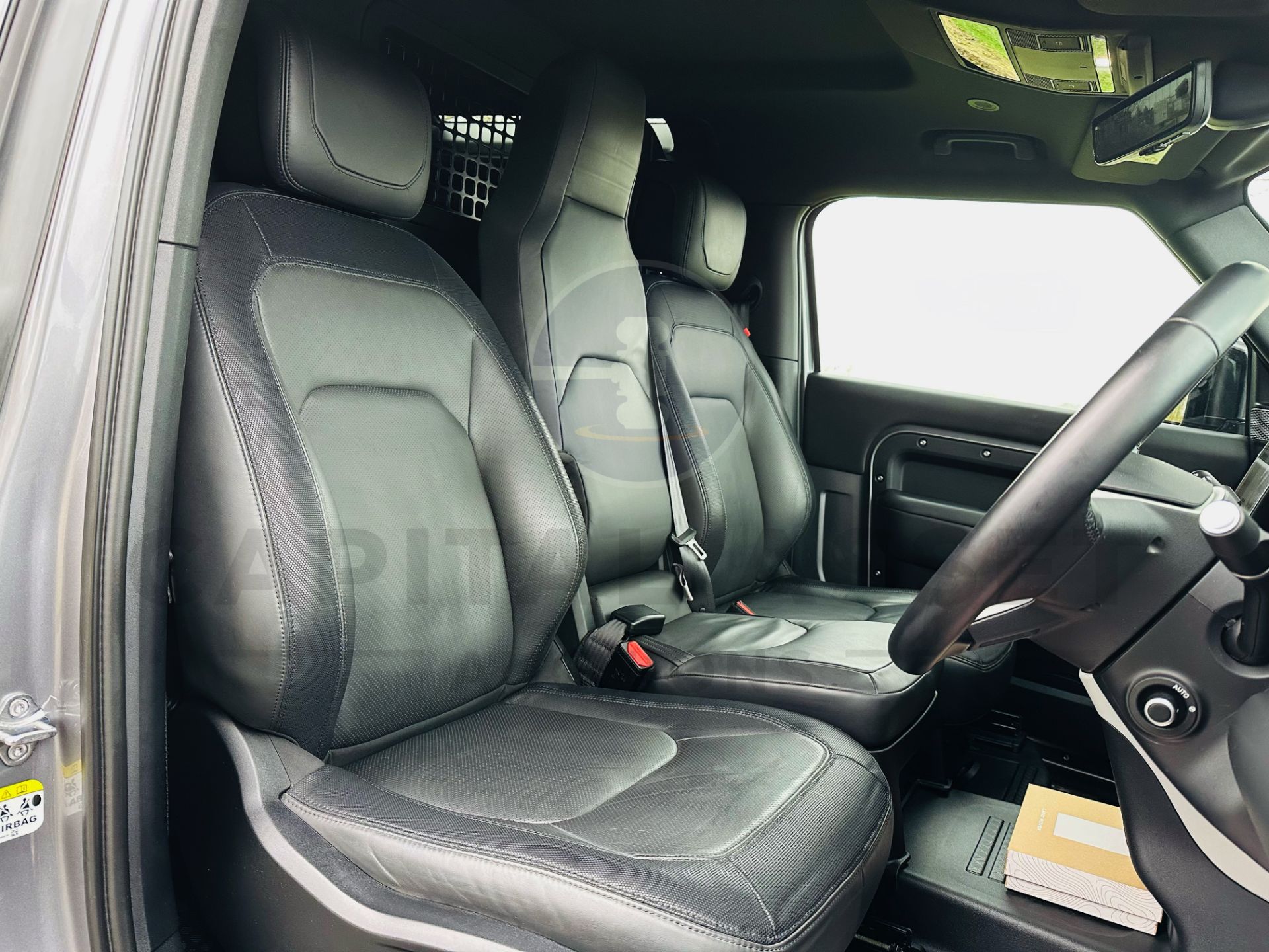 (ON SALE) LAND ROVER DEFENDER 90 "X DYNAMIC HSE" (24 REG 1 OWNER) 3.0 *D300* MHEV AUTO - HARD TOP - - Image 35 of 56