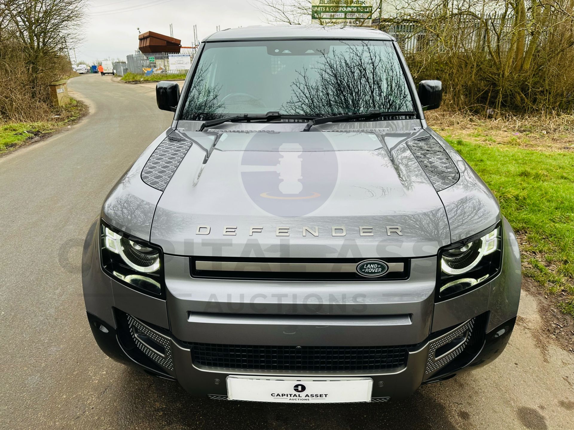 (ON SALE) LAND ROVER DEFENDER 90 "X DYNAMIC HSE" (24 REG 1 OWNER) 3.0 *D300* MHEV AUTO - HARD TOP - - Image 5 of 56