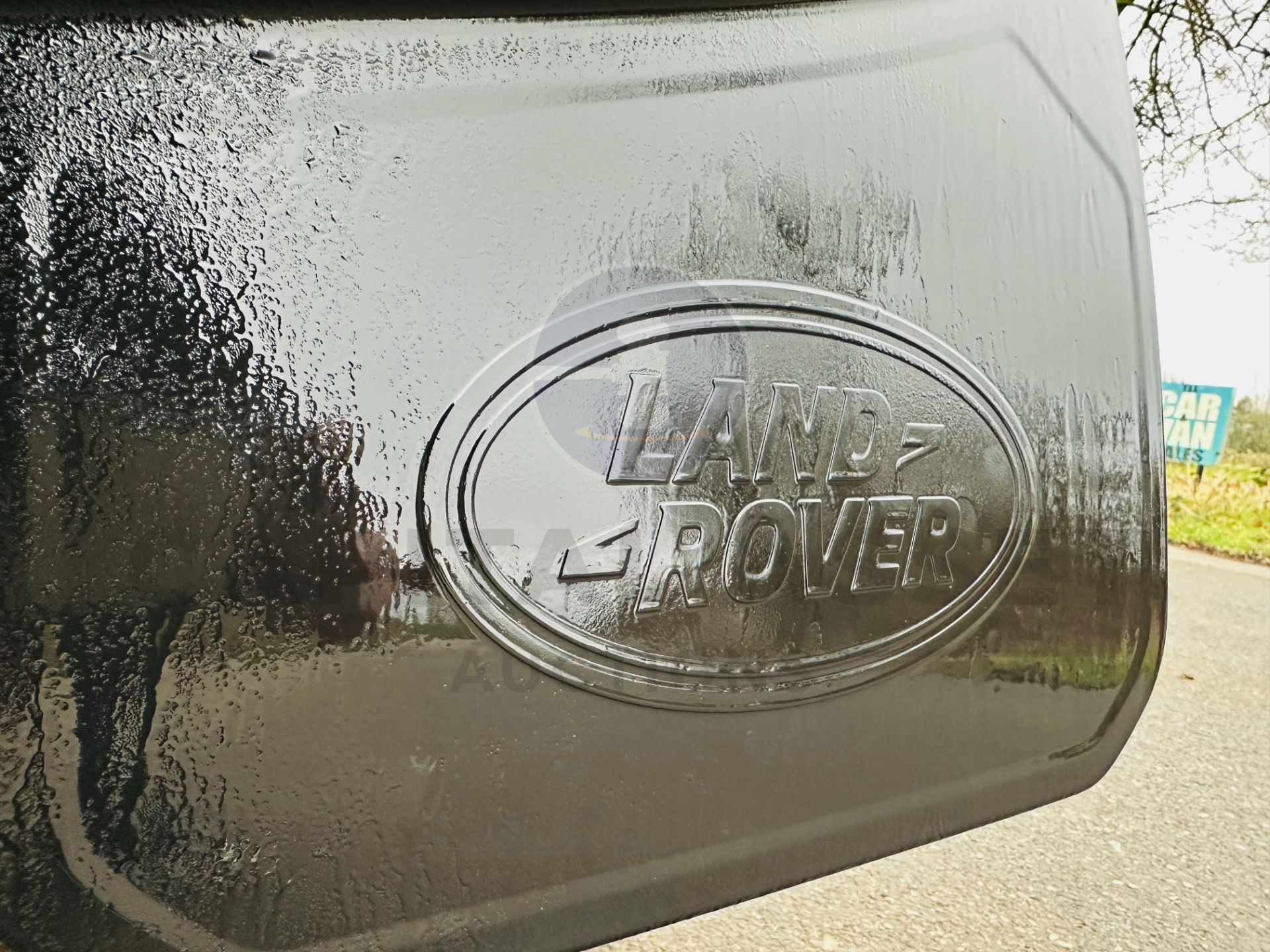 (ON SALE) LAND ROVER DEFENDER 90 "X DYNAMIC HSE" (24 REG 1 OWNER) 3.0 *D300* MHEV AUTO - HARD TOP - - Image 20 of 56