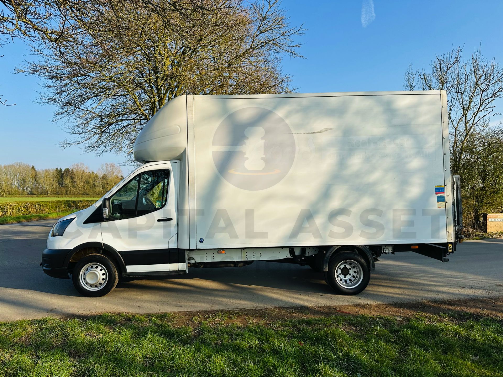 FORD TRANSIT 130 T350 *LWB - LUTON / BOX VAN* (2022 - EURO 6) 2.0 TDCI 'ECOBLUE' *REAR TAIL-LIFT* - Image 6 of 33