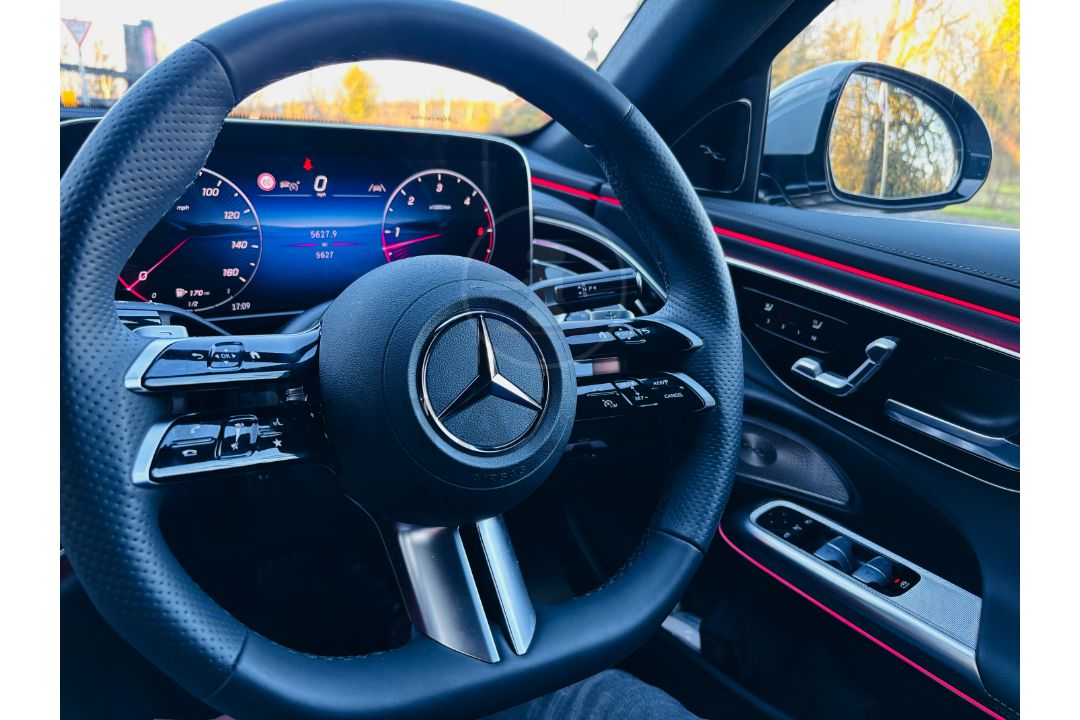 MERCEDES-BENZ E220d *MHEV* "AMG-LINE PREMIUM" AUTO (2025 MODEL) MEGA SPECIFICATION -* ALL NEW MODEL* - Image 45 of 55