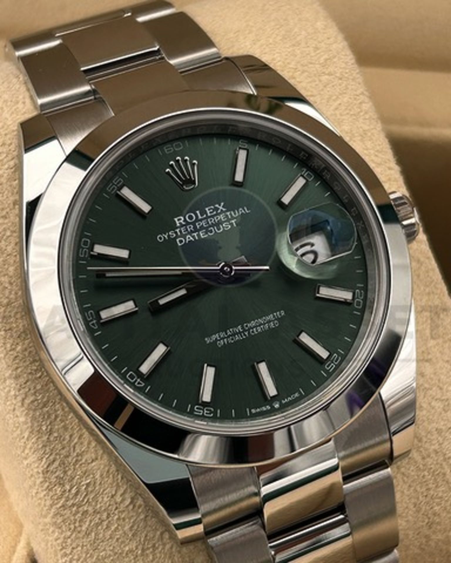 (ON SALE) ROLEX DATEJUST *MINT GREEN DIAL* 41MM OYSTER STEEL (DECEMBER 2024 NEW / UNWORN) - Image 3 of 23