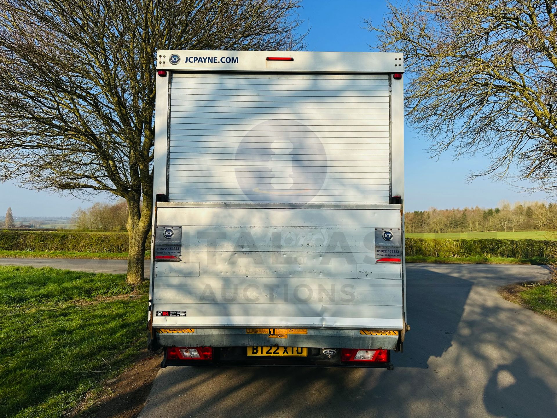 FORD TRANSIT 130 T350 *LWB - LUTON / BOX VAN* (2022 - EURO 6) 2.0 TDCI 'ECOBLUE' *REAR TAIL-LIFT* - Image 8 of 33