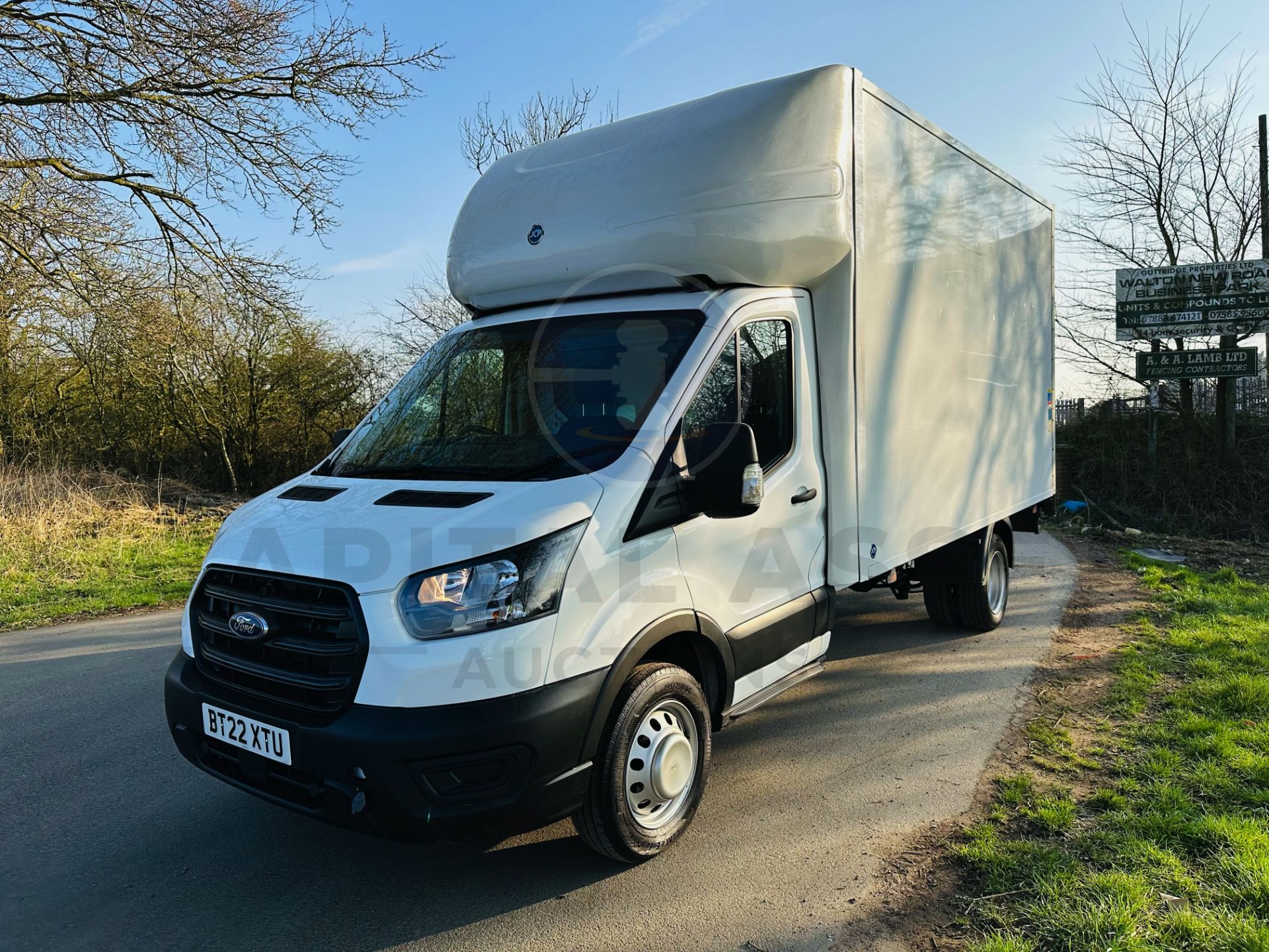 FORD TRANSIT 130 T350 *LWB - LUTON / BOX VAN* (2022 - EURO 6) 2.0 TDCI 'ECOBLUE' *REAR TAIL-LIFT* - Image 4 of 33
