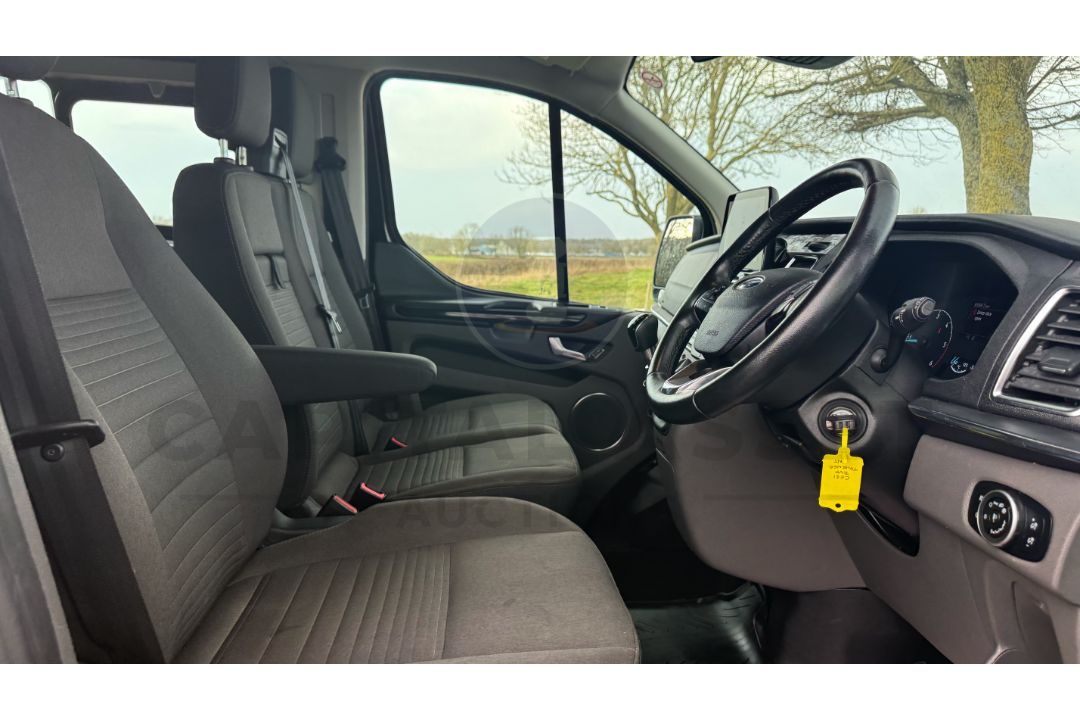 FORD TRANSIT CUSTOM *TOURNEO* LWB 9 SEATER MPV / BUS (2021 - EURO 6) 2.0 TDCI 'ECOBLUE' *HUGE SPEC* - Image 38 of 51