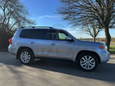 (ON SALE)TOYOTA LAND CRUISER *V8 DIESEL* 7 SEATER SUV (2014) '4.5 D-4D - AUTO' *TOP OF THE RANGE*