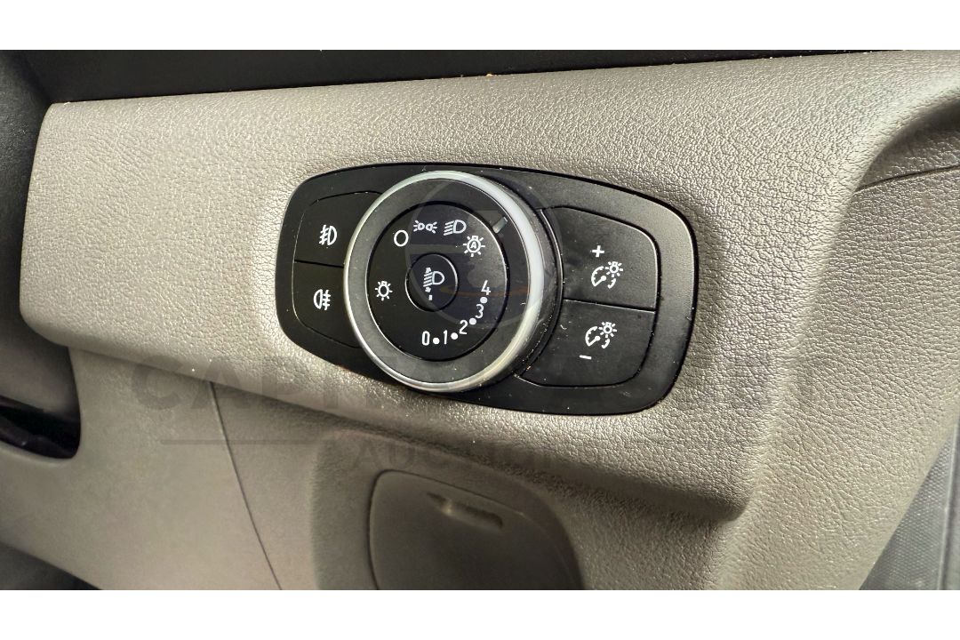 FORD TRANSIT CUSTOM *TOURNEO* LWB 9 SEATER MPV / BUS (2021 - EURO 6) 2.0 TDCI 'ECOBLUE' *HUGE SPEC* - Image 36 of 51