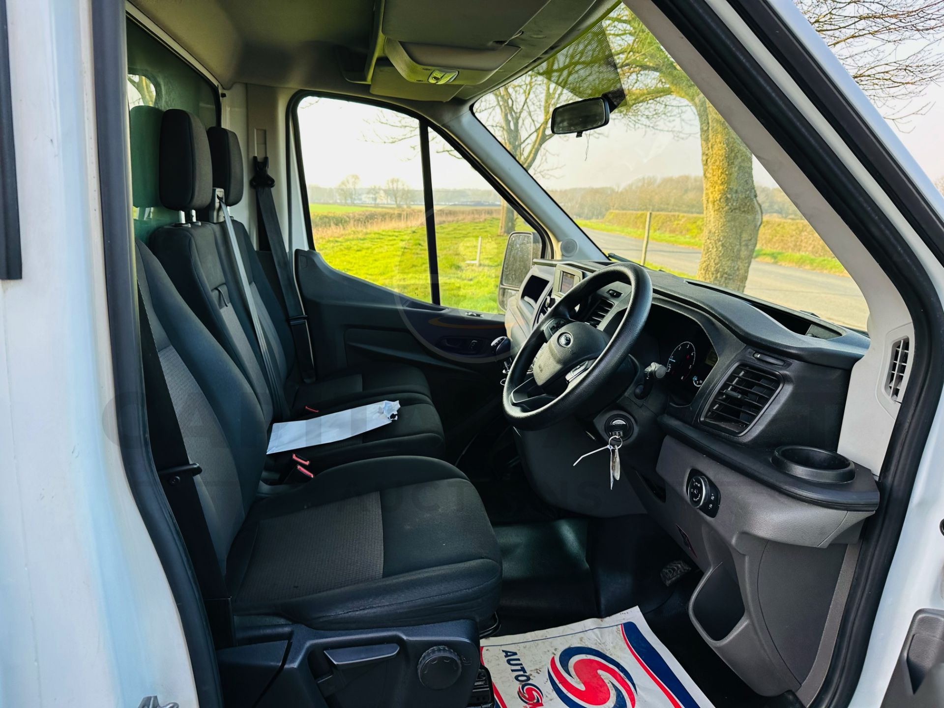 FORD TRANSIT 130 T350 *LWB - LUTON / BOX VAN* (2022 - EURO 6) 2.0 TDCI 'ECOBLUE' *REAR TAIL-LIFT* - Image 19 of 33