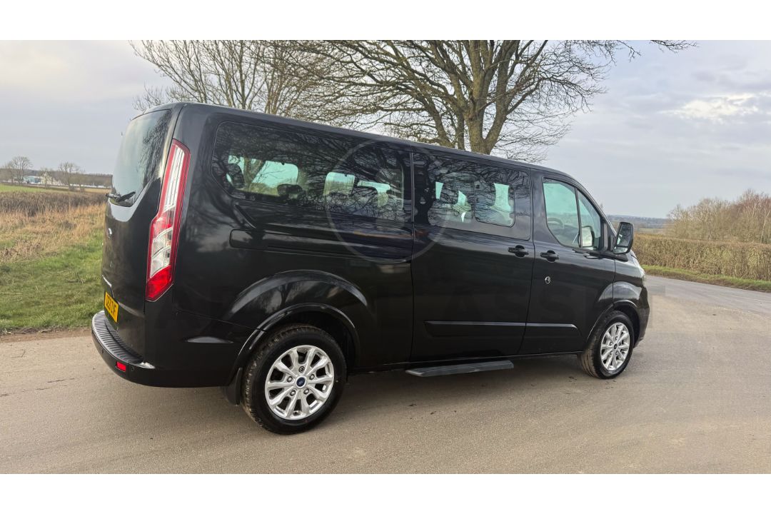 FORD TRANSIT CUSTOM *TOURNEO* LWB 9 SEATER MPV / BUS (2021 - EURO 6) 2.0 TDCI 'ECOBLUE' *HUGE SPEC* - Image 13 of 51