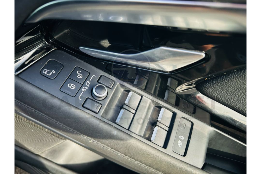 (ON SALE) RANGE ROVER EVOQUE 2.0d "MHEV" *R-DYNAMIC SE EDITION* AUTOMATIC - 19 REG -- NEW SHAPE - Image 22 of 34