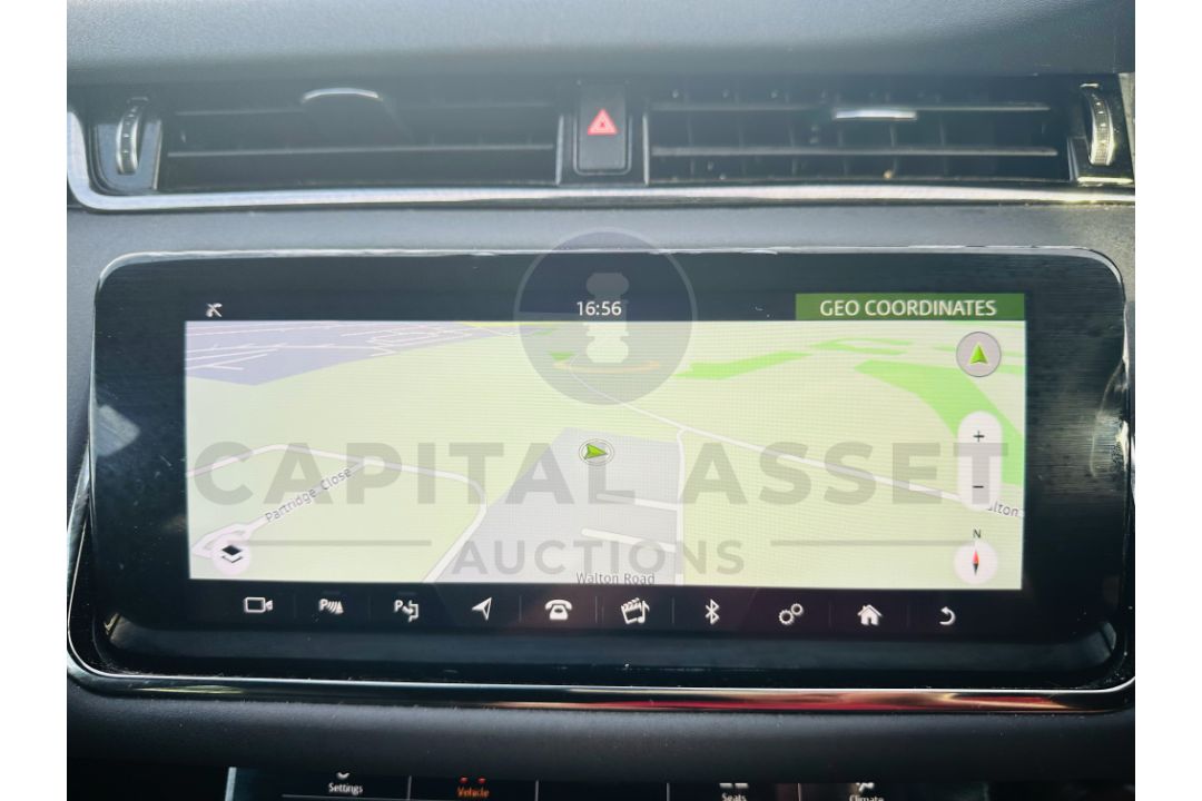 (ON SALE) RANGE ROVER EVOQUE 2.0d "MHEV" *R-DYNAMIC SE EDITION* AUTOMATIC - 19 REG -- NEW SHAPE - Image 28 of 34